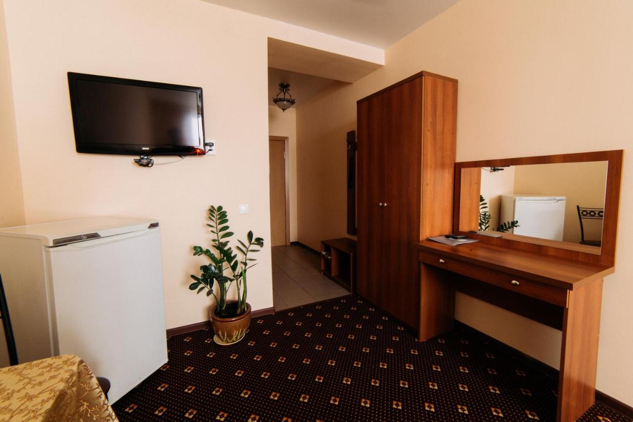 Hotel Praha Смоленск Екстериор снимка